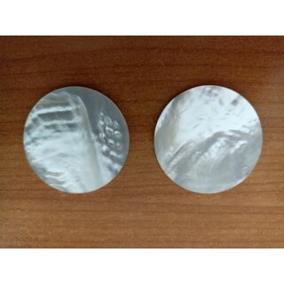 Mother of pearl plates, round, 46 mm diameter and 2,3 mm thickness